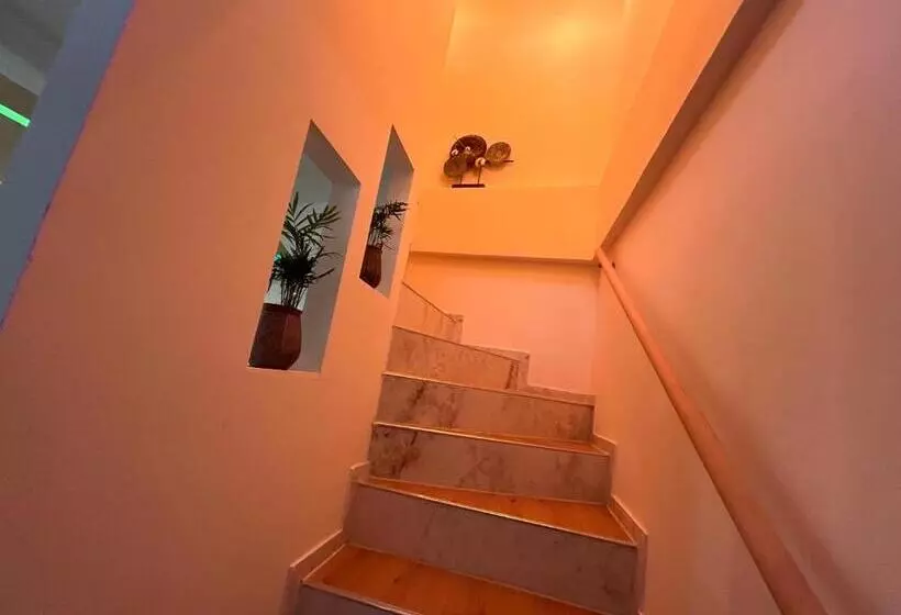 Majatalo Spa Jacuzzi Moon White