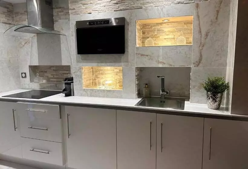 Majatalo Spa Jacuzzi Moon White