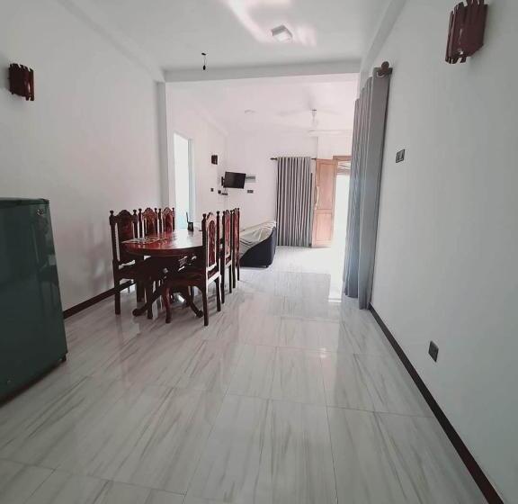 פנסיון Surf Monkey Breeze