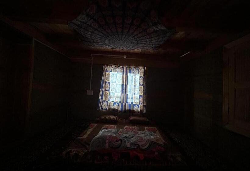 Пансион Woodstock Villa Rooms&entirevilla Tulga