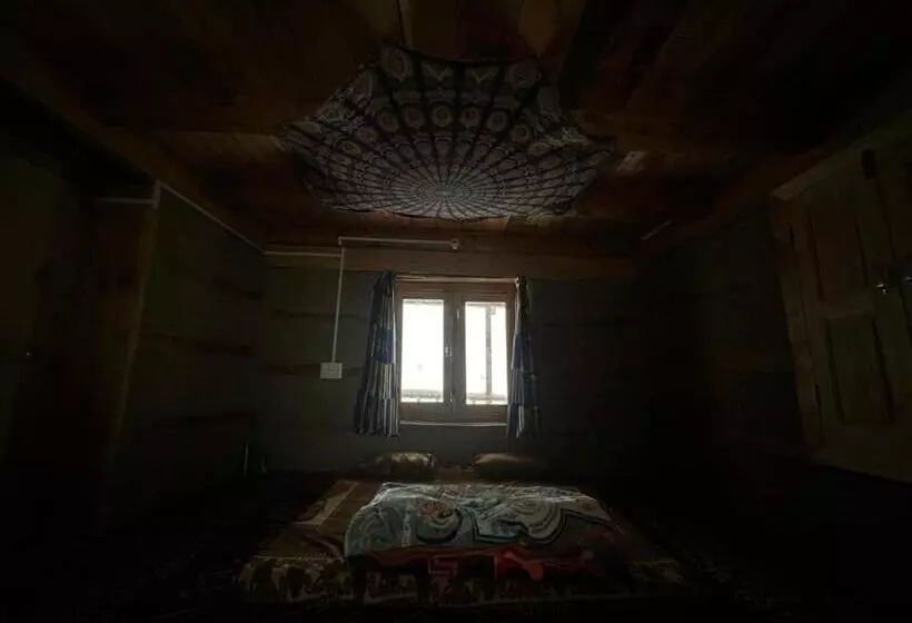 Majatalo Woodstock Villa Rooms&entirevilla Tulga