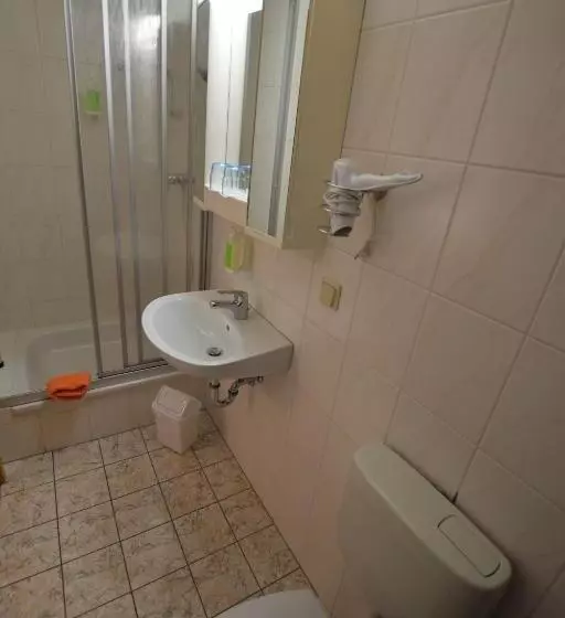 Retkeilymaja Wolfsgrunder Festhof