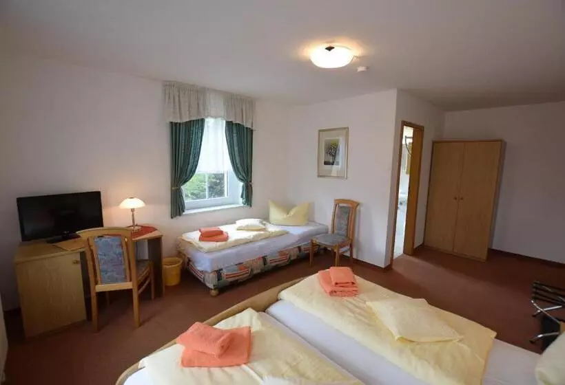 Retkeilymaja Wolfsgrunder Festhof