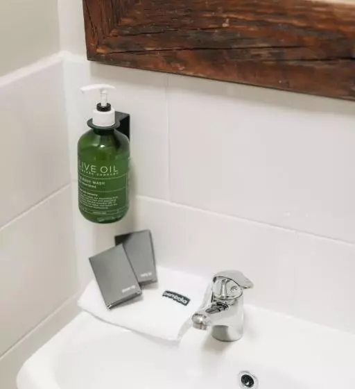 ベッドアンドブレックファースト Benambra Boutique Accommodation   C1883  Lonsdale Suite