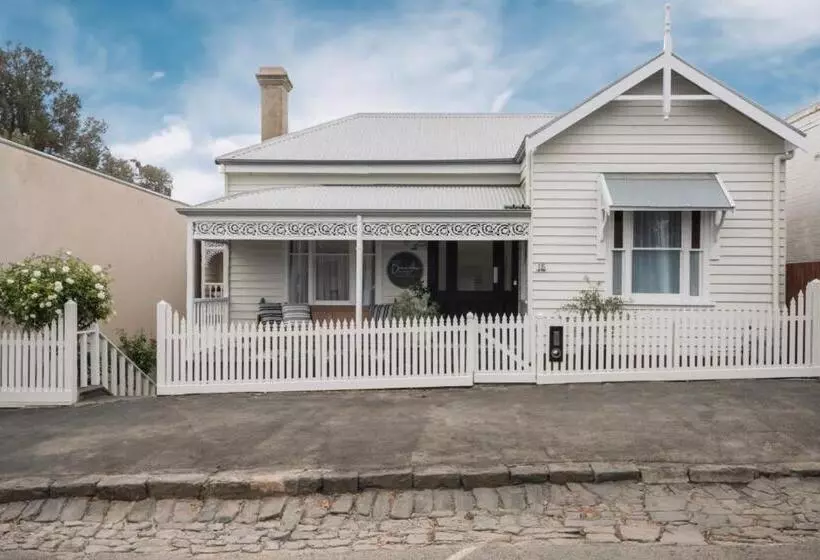 ベッドアンドブレックファースト Benambra Boutique Accommodation   C1883  Lonsdale Suite