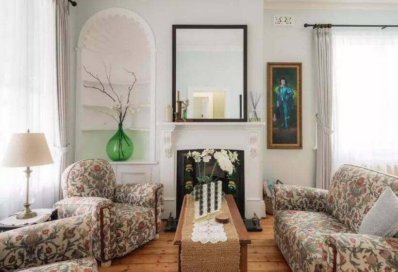 ベッドアンドブレックファースト Benambra Boutique Accommodation   C1883  Lonsdale Suite