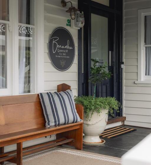 Bed and Breakfast Benambra Boutique Accommodation C1883 Lonsdale Suite