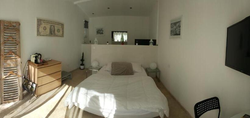 تختخواب و صبحانه Chambre Blanche