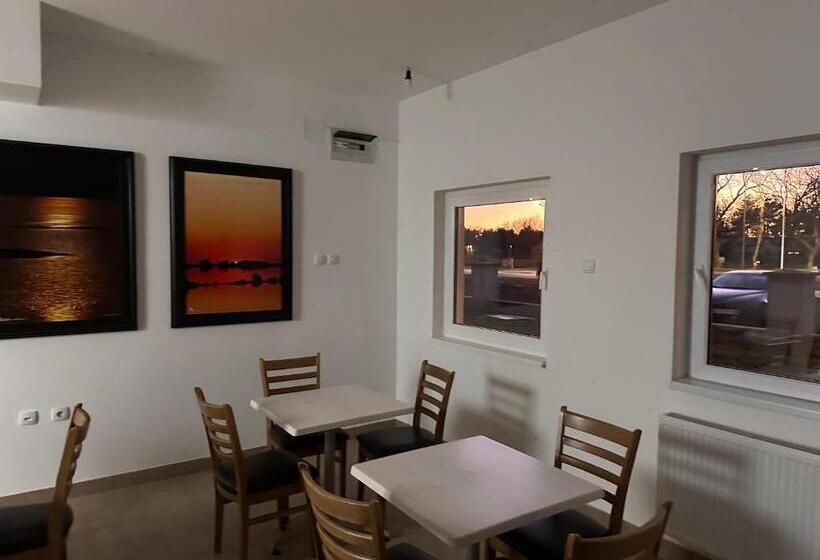 هتل Aqua Prenociste Palic