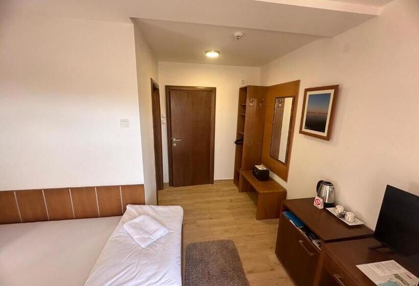 هتل Aqua Prenociste Palic