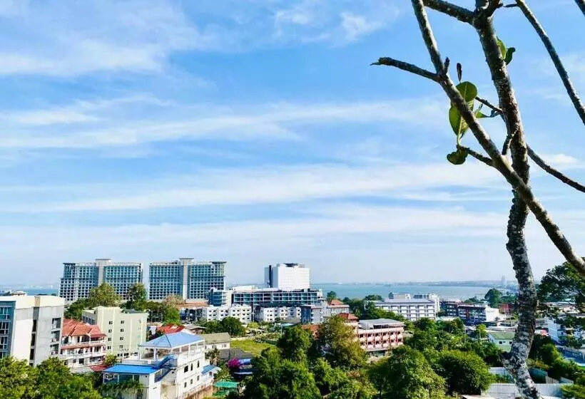 Hotelli D Eco Condo Resort Pattaya