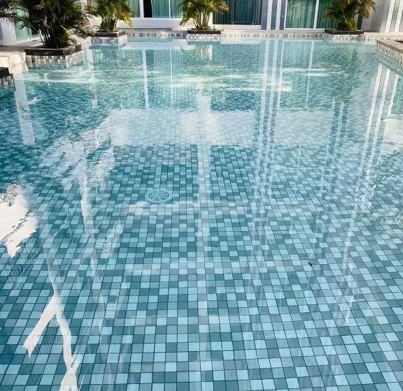 Hotelli D Eco Condo Resort Pattaya