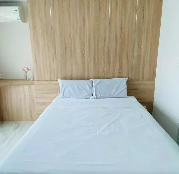 Hotelli D Eco Condo Resort Pattaya