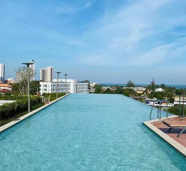 Hotelli D Eco Condo Resort Pattaya
