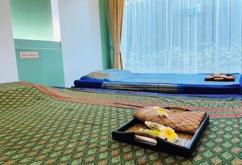Hotelli D Eco Condo Resort Pattaya