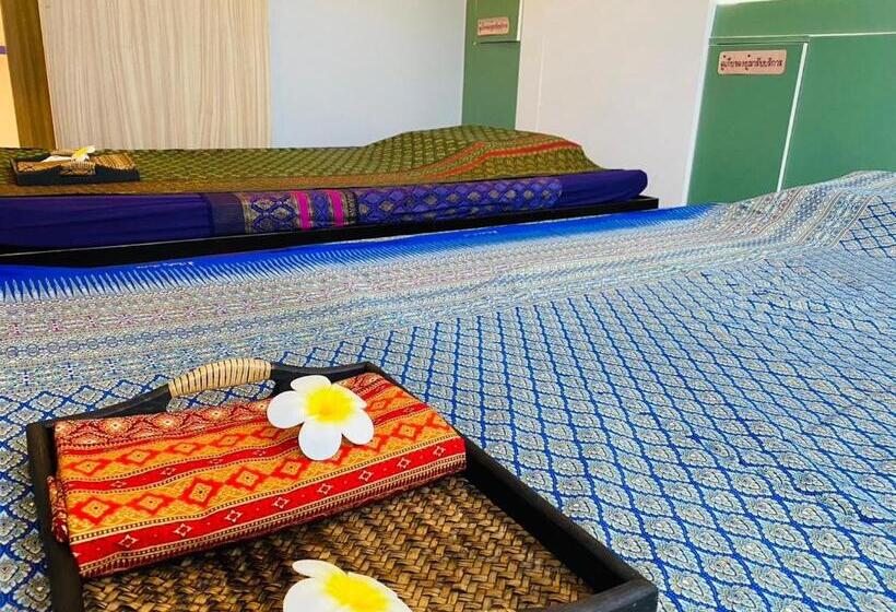 호텔 D Eco Condo Resort Pattaya