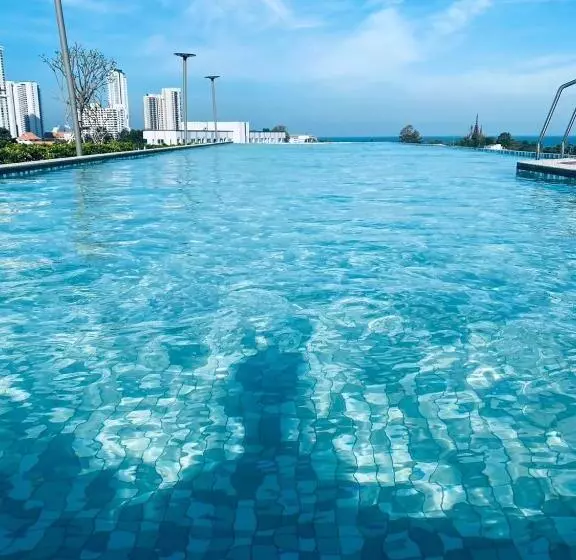 Hotelli D Eco Condo Resort Pattaya