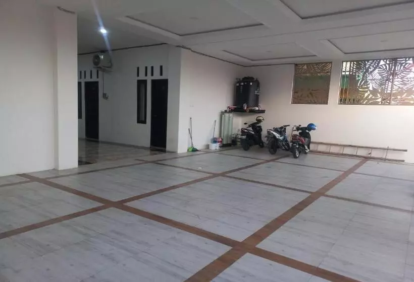 Hotelli Oyo 93505 Harvest Inn Syariah