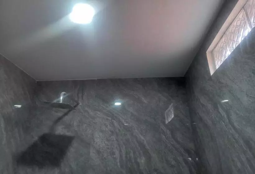 Hotelli Oyo 93505 Harvest Inn Syariah