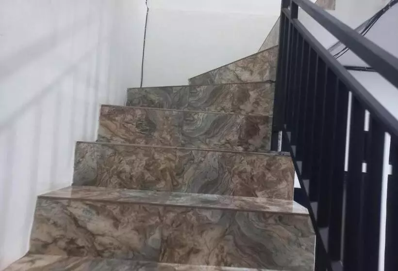 Hotelli Oyo 93505 Harvest Inn Syariah