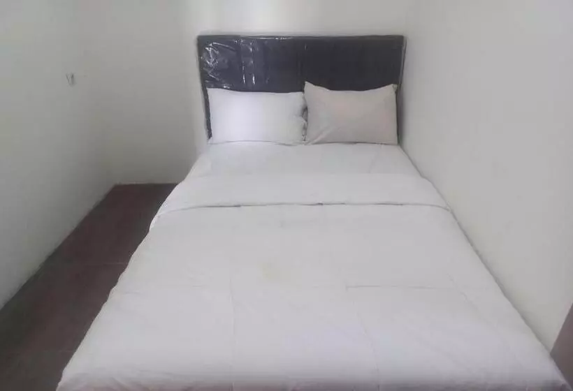 Hotelli Oyo 93505 Harvest Inn Syariah