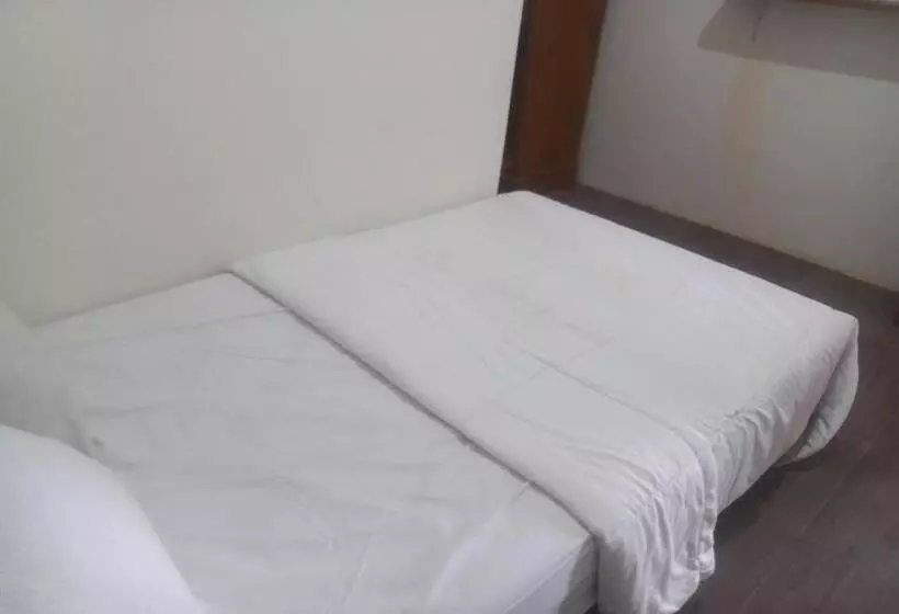 Hotelli Oyo 93505 Harvest Inn Syariah