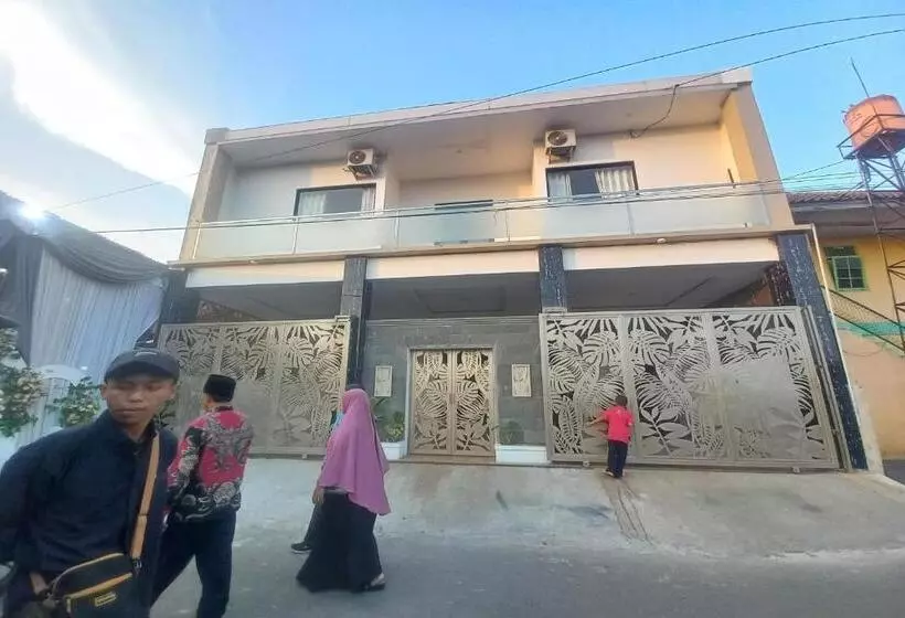 Hotelli Oyo 93505 Harvest Inn Syariah