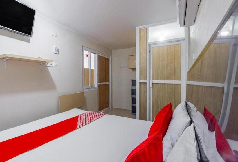 Отель Oyo 93526 Cut Nyadin Syariah