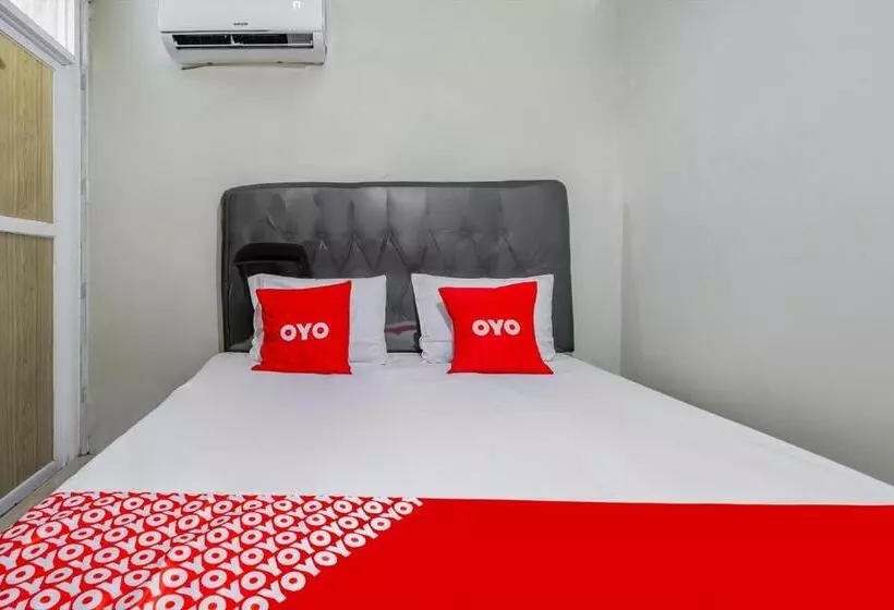 ホテル Oyo 93526 Cut Nyadin Syariah