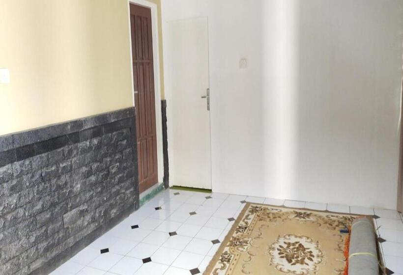 فندق Oyo 93528 Guest House Zidan 21