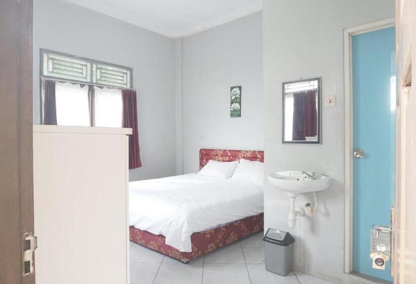 فندق Oyo 93528 Guest House Zidan 21