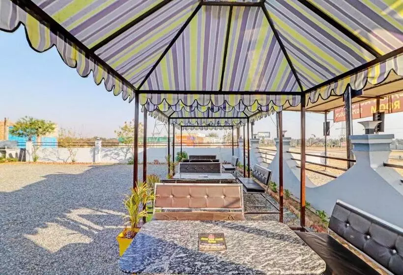 Hotelli Oyo Raj Laxmi Hotal Kuchaman City