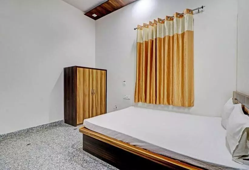 Hotelli Oyo Raj Laxmi Hotal Kuchaman City