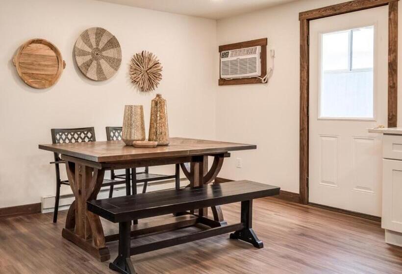 בית מלון כפרי The Cove Guest House