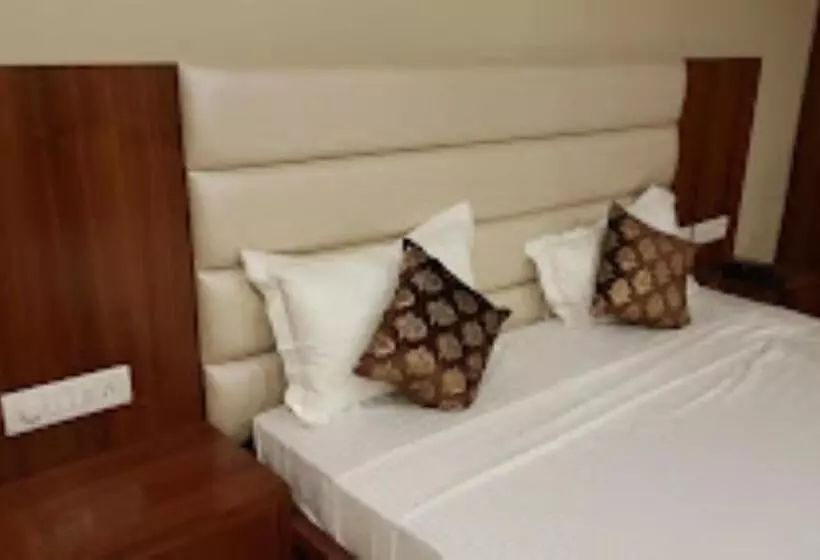 Hotelli Vinayak Grand , Akbarpur
