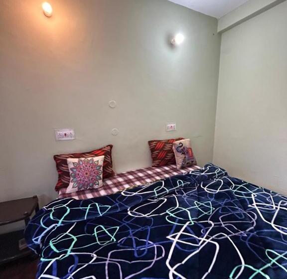پانسیون Grand View Place Guest House Tosh