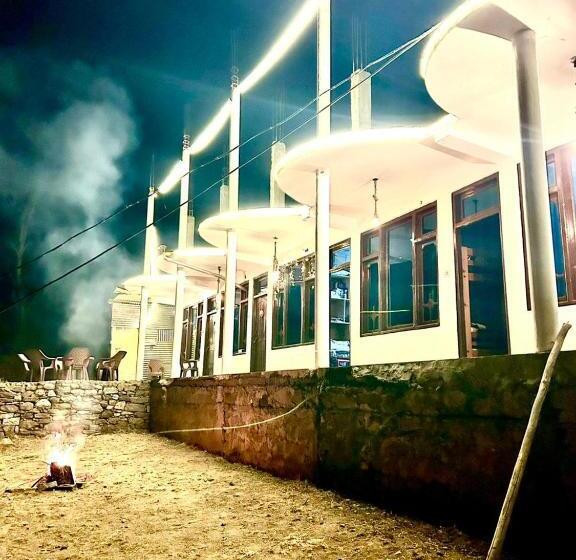 پانسیون Grand View Place Guest House Tosh