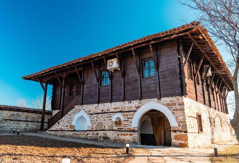 펜션 Complex Arbanashki Style Panoramic View With Summer And Winter Terrace, Sauna, Children S And Adult