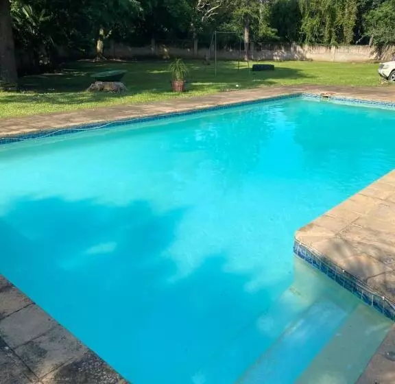 پانسیون M D J Hayfields Guest House