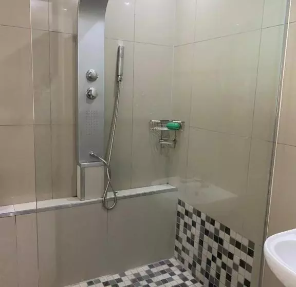 پانسیون M D J Hayfields Guest House