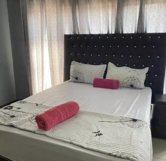 پانسیون M D J Hayfields Guest House