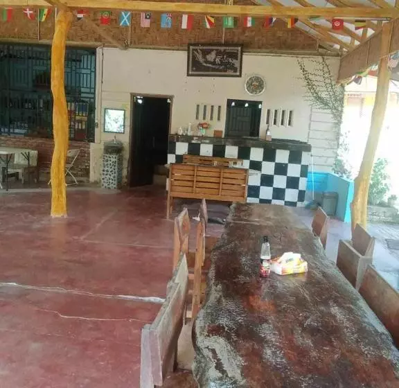 Majatalo Orchid Bugalows