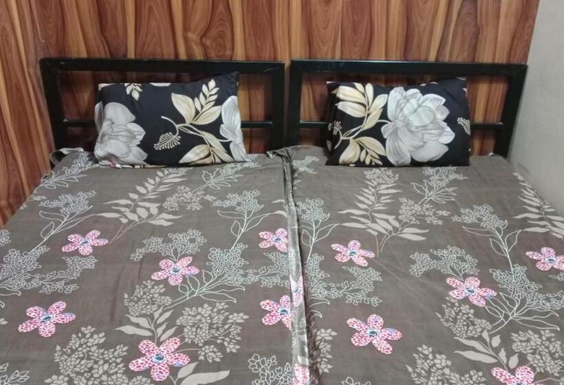 پانسیون Shivanjali Bhakt Niwas