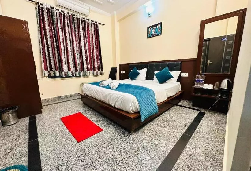 Vadamia Hotels