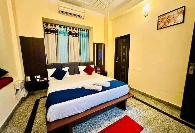 Vadamia Hotels