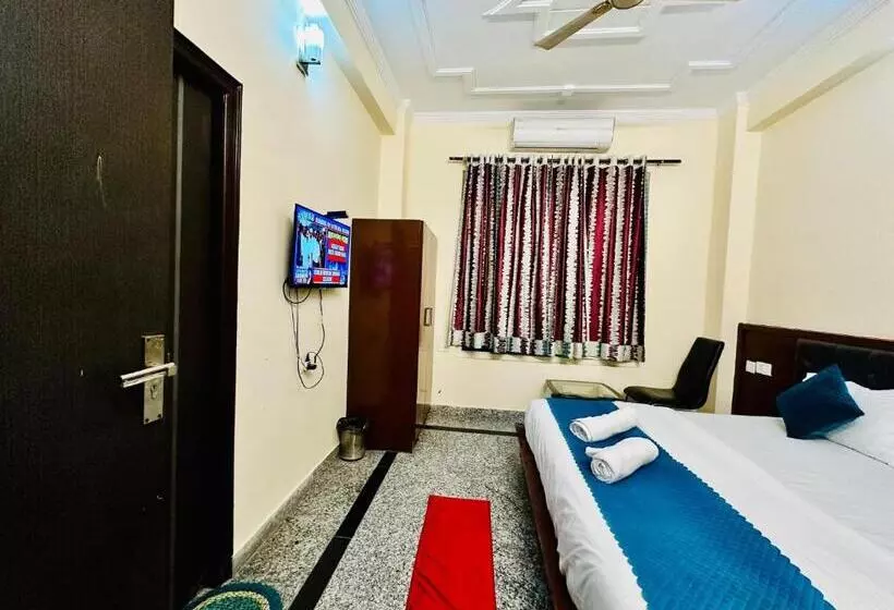 Vadamia Hotels