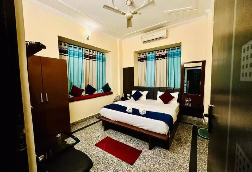 Vadamia Hotels