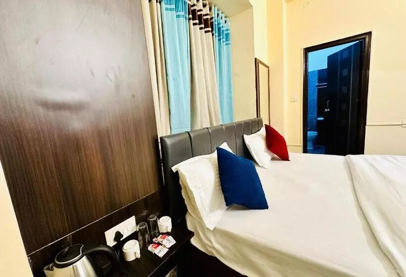Vadamia Hotels