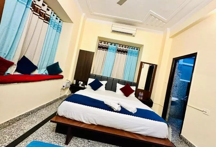 Vadamia Hotels