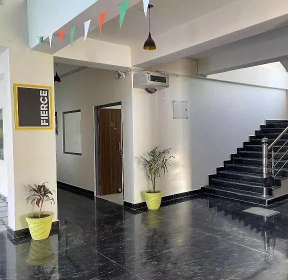 ユースホステル Abuzz Oxfordcaps Cedar Homes